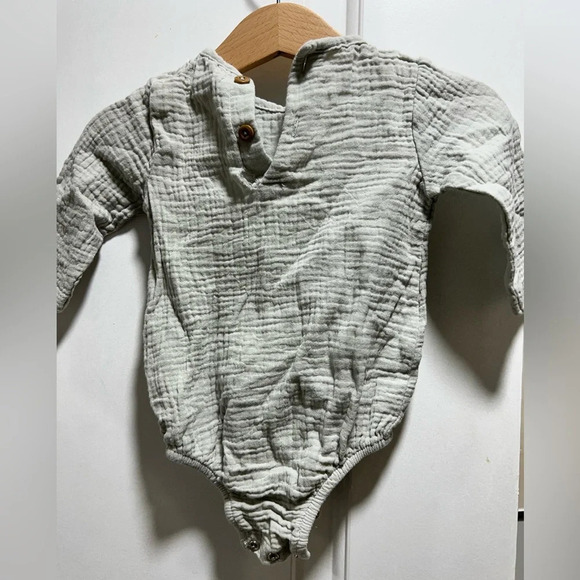 BABY Girl Bodysuit Size 3-6M - Picture 4 of 6